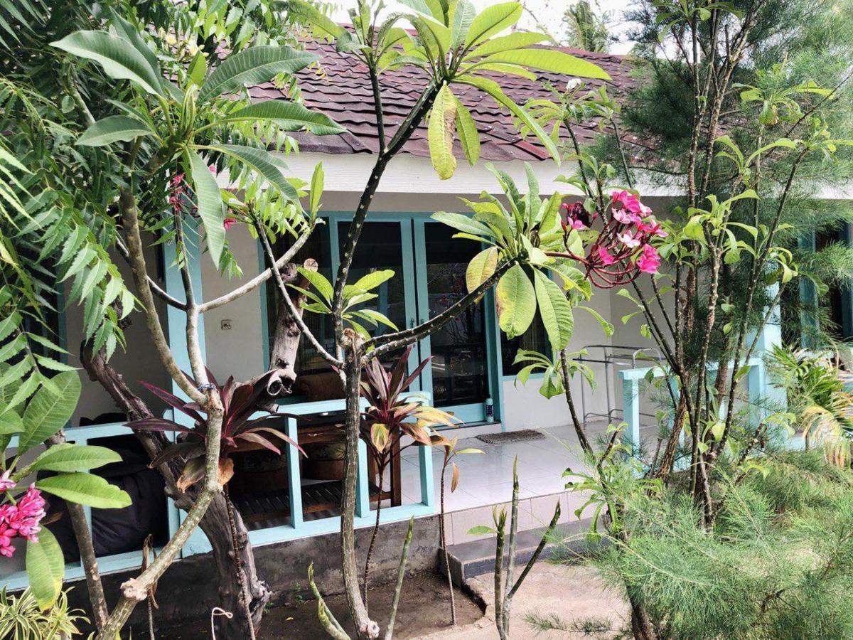 Indigenous Bungalow Гили Траванган Экстерьер фото